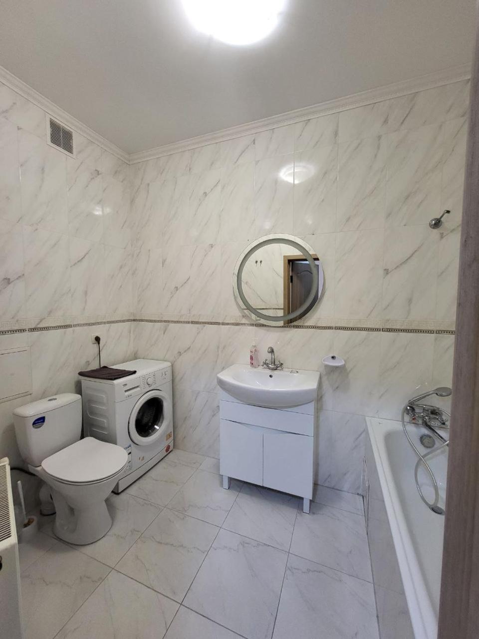 Apartment On Knyazya Romana *