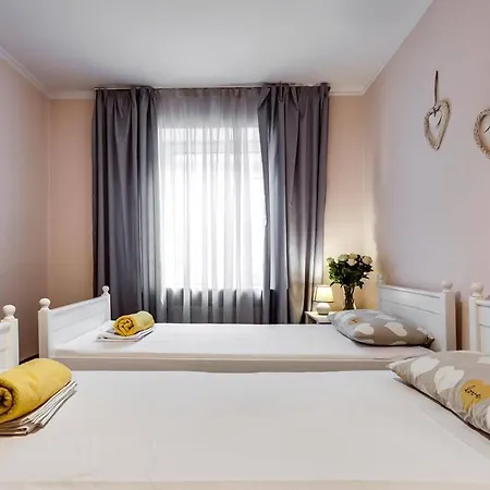 Apartamenty On Knyazya Romana Lviv Exterior photo