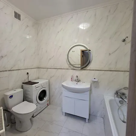 Apartamenty On Knyazya Romana Lviv Exterior photo