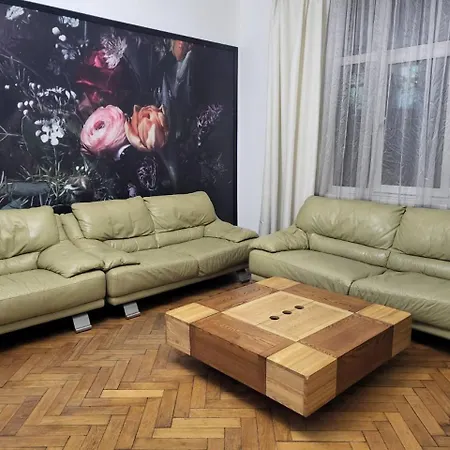 Apartamenty On Knyazya Romana Lviv Exterior photo